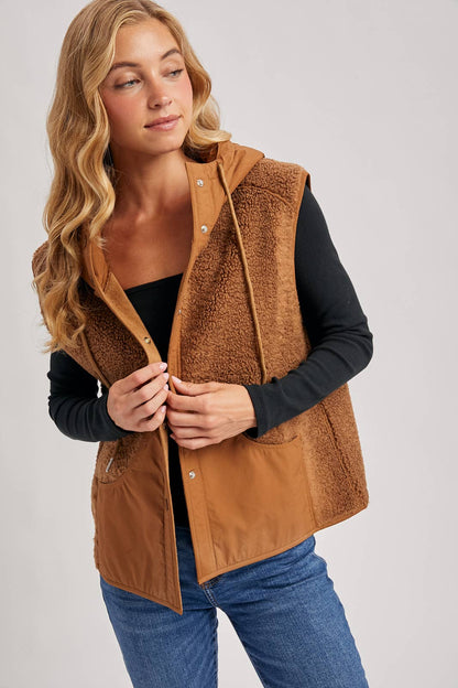 SHERPA HOODED VEST