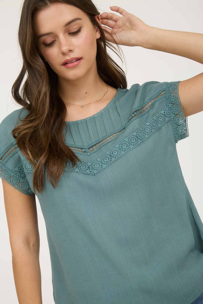 LACE TRIM PLEATED YOKE SHORT SLEEVE TOP