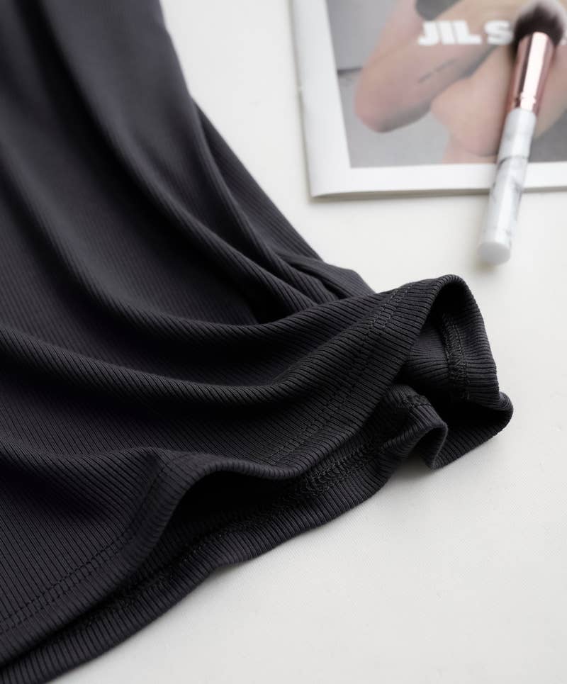 Essential Basic Rib Soft tank top w built in bra: Black / S